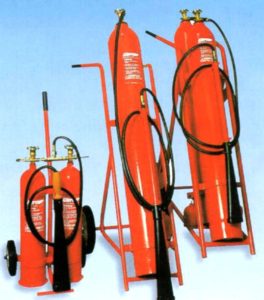 Fahrbare Großgeräte mit 50 kg und Kfz-Anhänger mit bis zu 250 kg Löschmittelinhalt